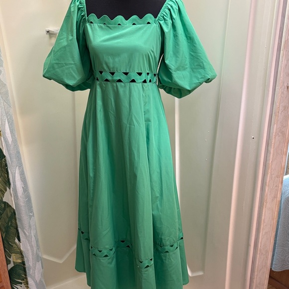 Stunning NWOT entro Green Puff-Sleeve Square Neck Dress - Picture 3 of 10